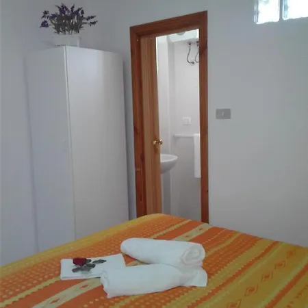 Granello Di Sabbia Affittacamere 3*